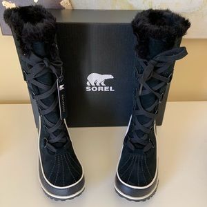 Sorel winter waterproof black boots women sz 6 NWT